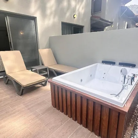 Club Aquarium Aparthotel 3*