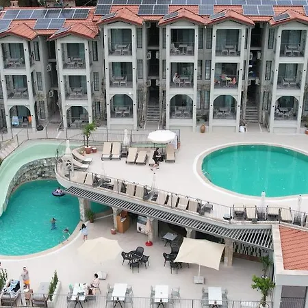 Club Aquarium Aparthotel 3*
