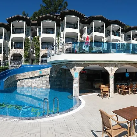 Club Aquarium Aparthotel 3*